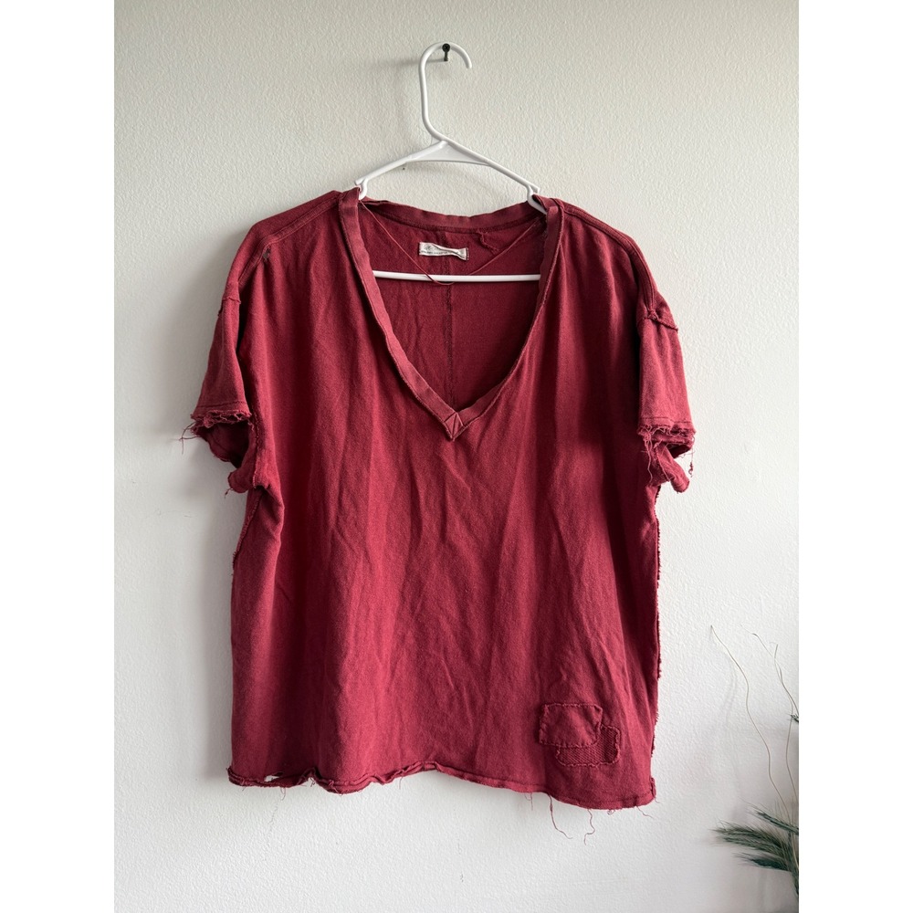 We The Free Free People Womens XS Distressed V-Neck T-Shirt Red Raw Hem Boxy Tee